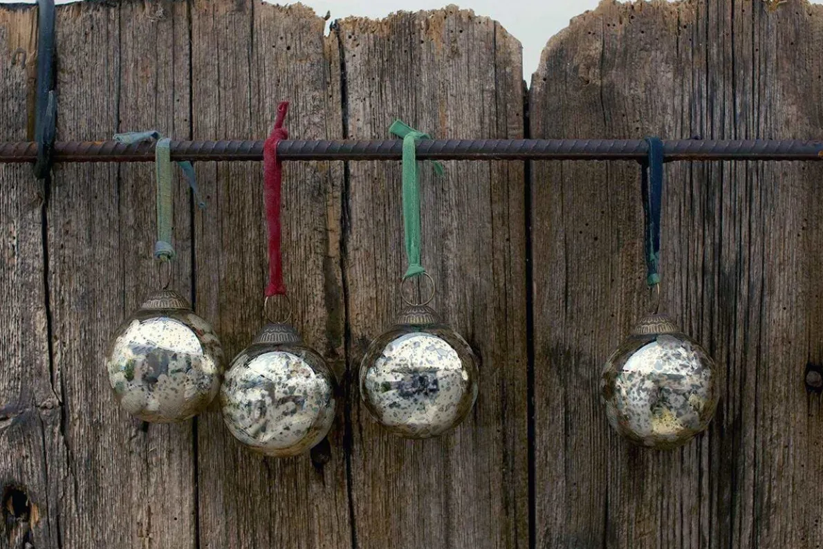 Antique Gold Baubles (Set of 4)