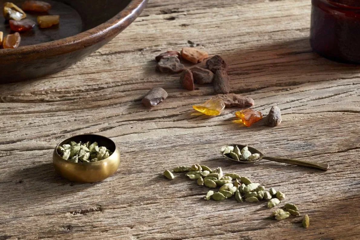 Cardamom & Amber 1 Wick Scented Candle