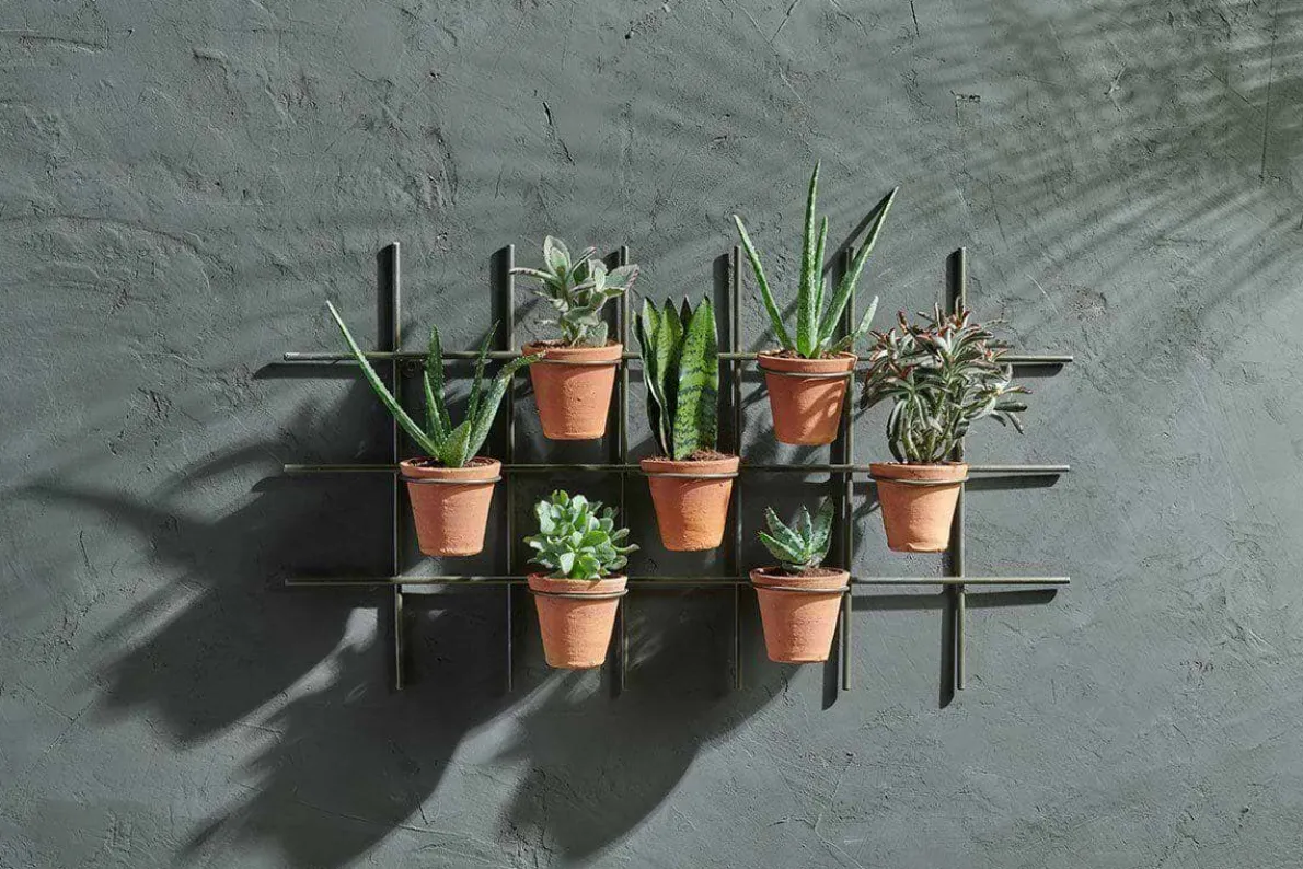 Jara Terracotta Wall Hung Planter