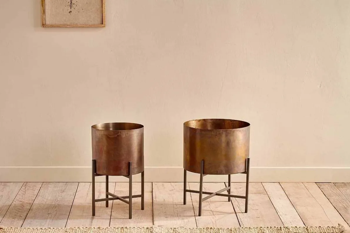 Juoni Iron Planter