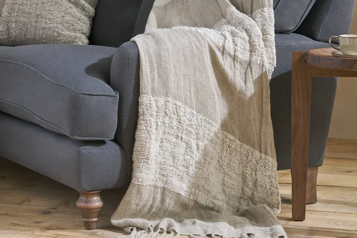 Puli Recycled Linen Throw - Natural