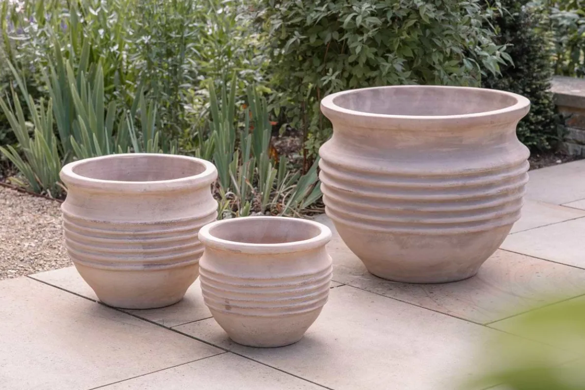 Ullu Terracotta Planter - Terracotta