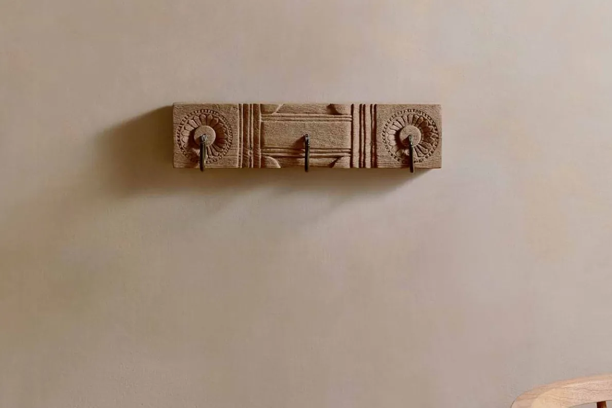 Veduru Mango Wood Carved Hook - Natural (Row of 3)